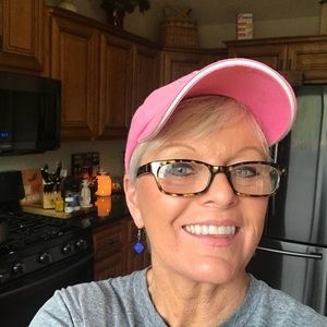 Meet your Posher, Pam